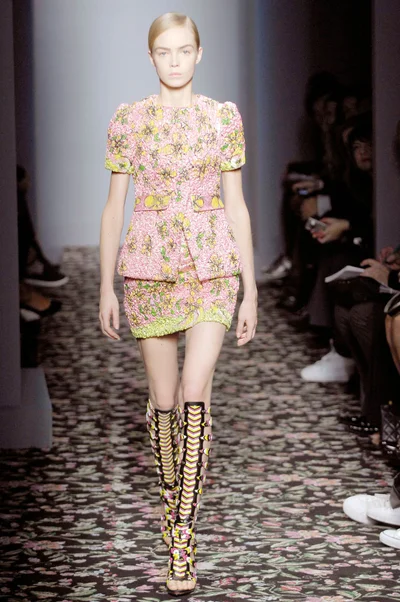 Look 26